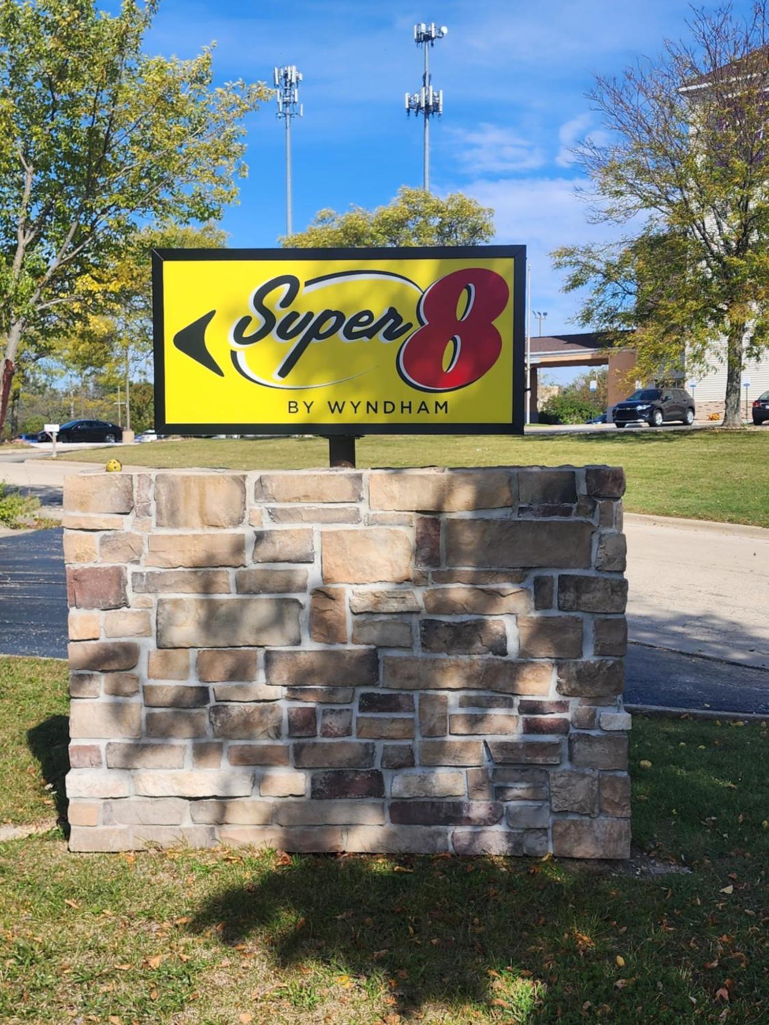 Super 8 By Wyndham Rockford I-90 Casino District Ξενοδοχείο Εξωτερικό φωτογραφία