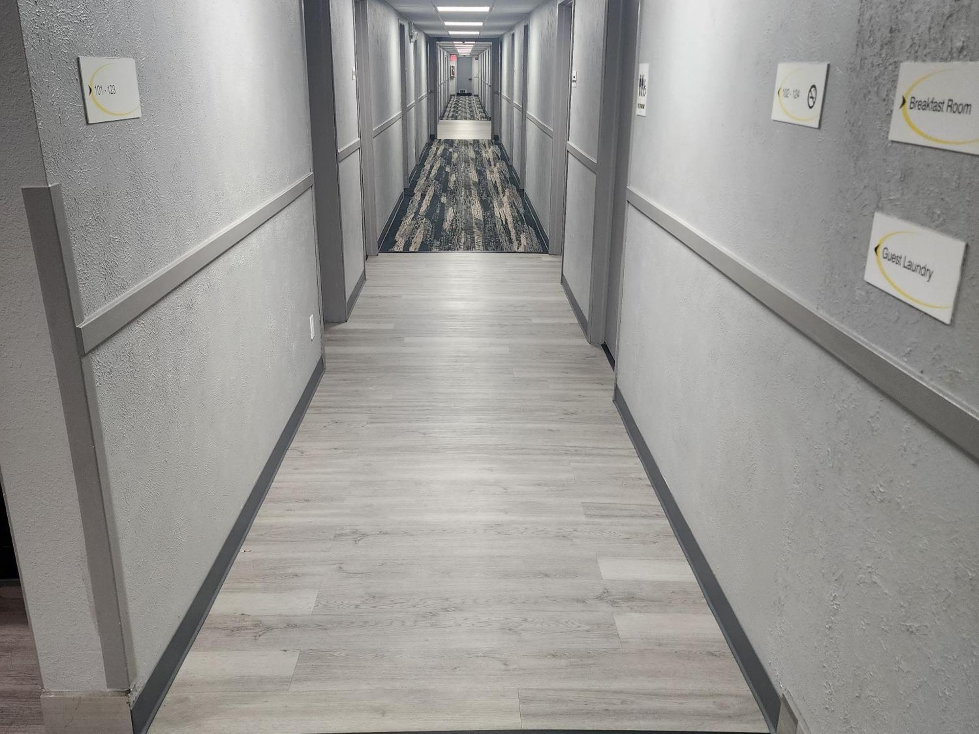 Super 8 By Wyndham Rockford I-90 Casino District Ξενοδοχείο Εξωτερικό φωτογραφία