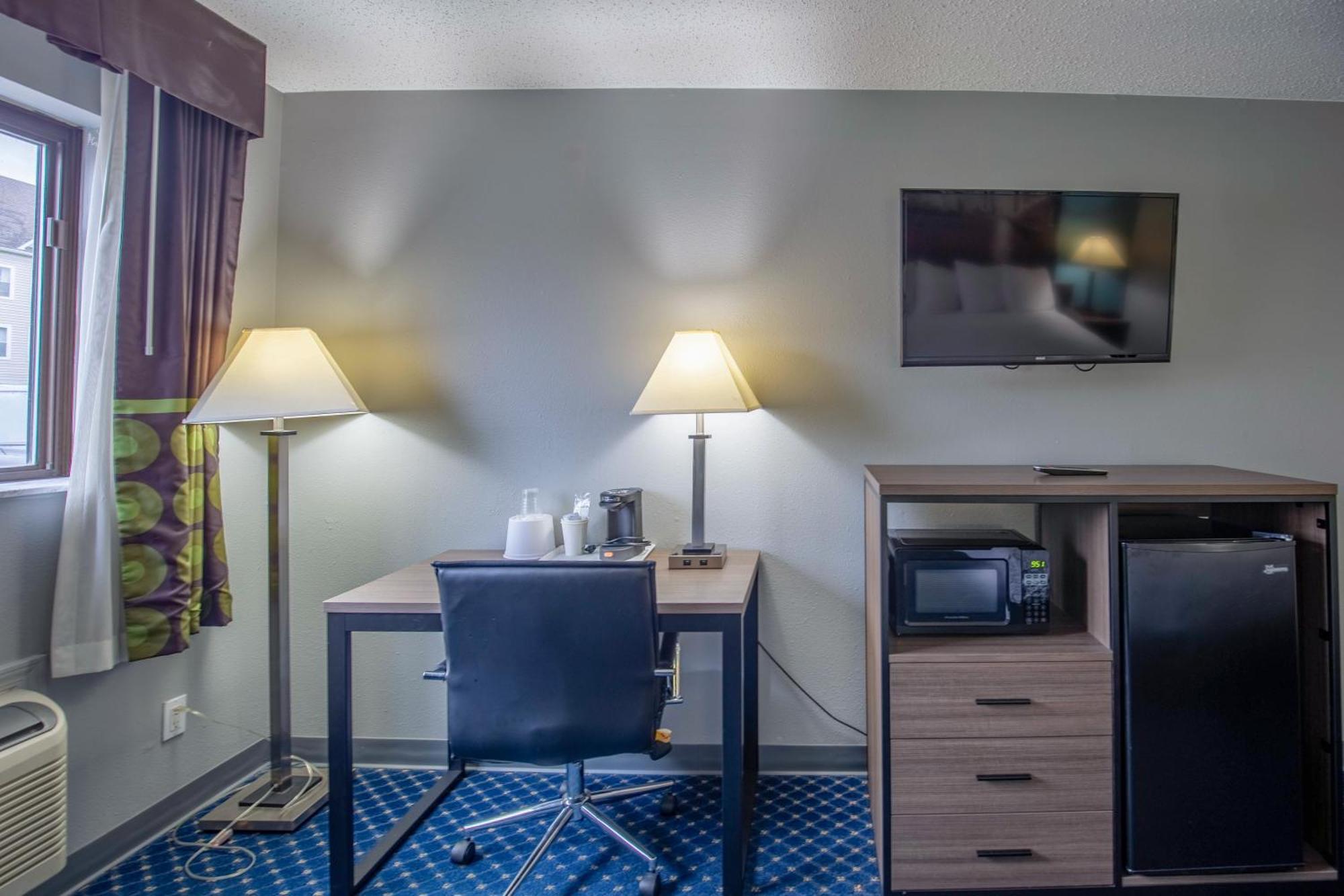 Super 8 By Wyndham Rockford I-90 Casino District Ξενοδοχείο Εξωτερικό φωτογραφία