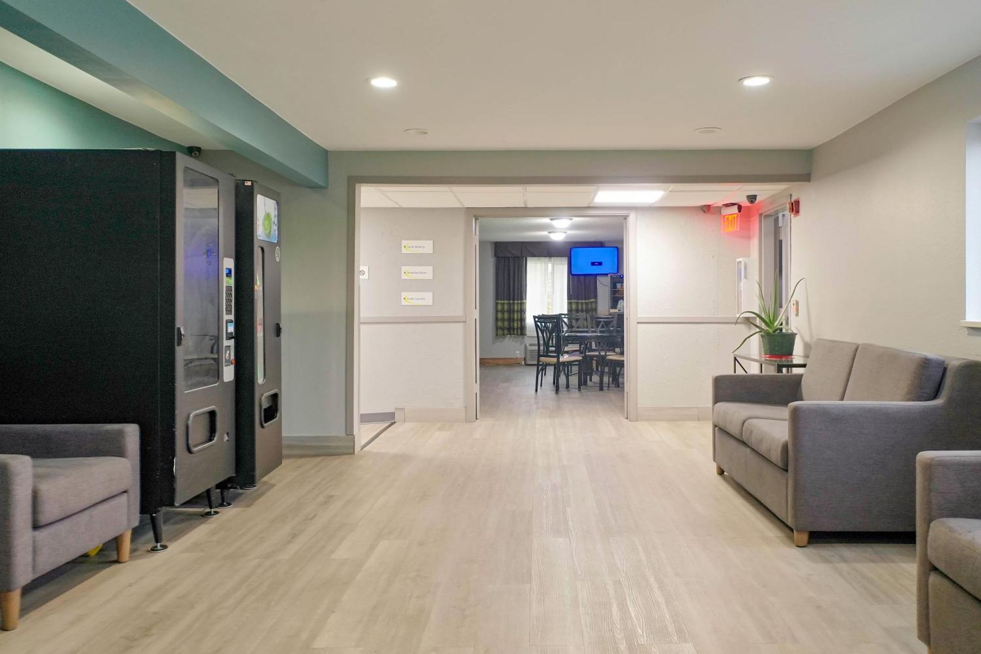 Super 8 By Wyndham Rockford I-90 Casino District Ξενοδοχείο Εξωτερικό φωτογραφία