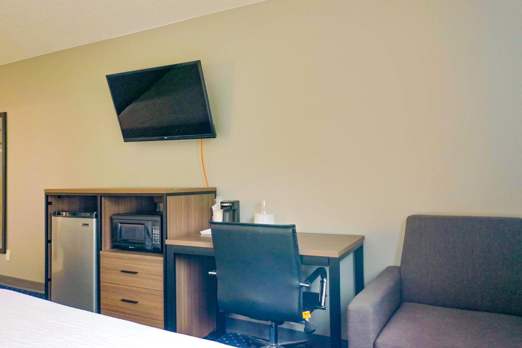 Super 8 By Wyndham Rockford I-90 Casino District Ξενοδοχείο Εξωτερικό φωτογραφία