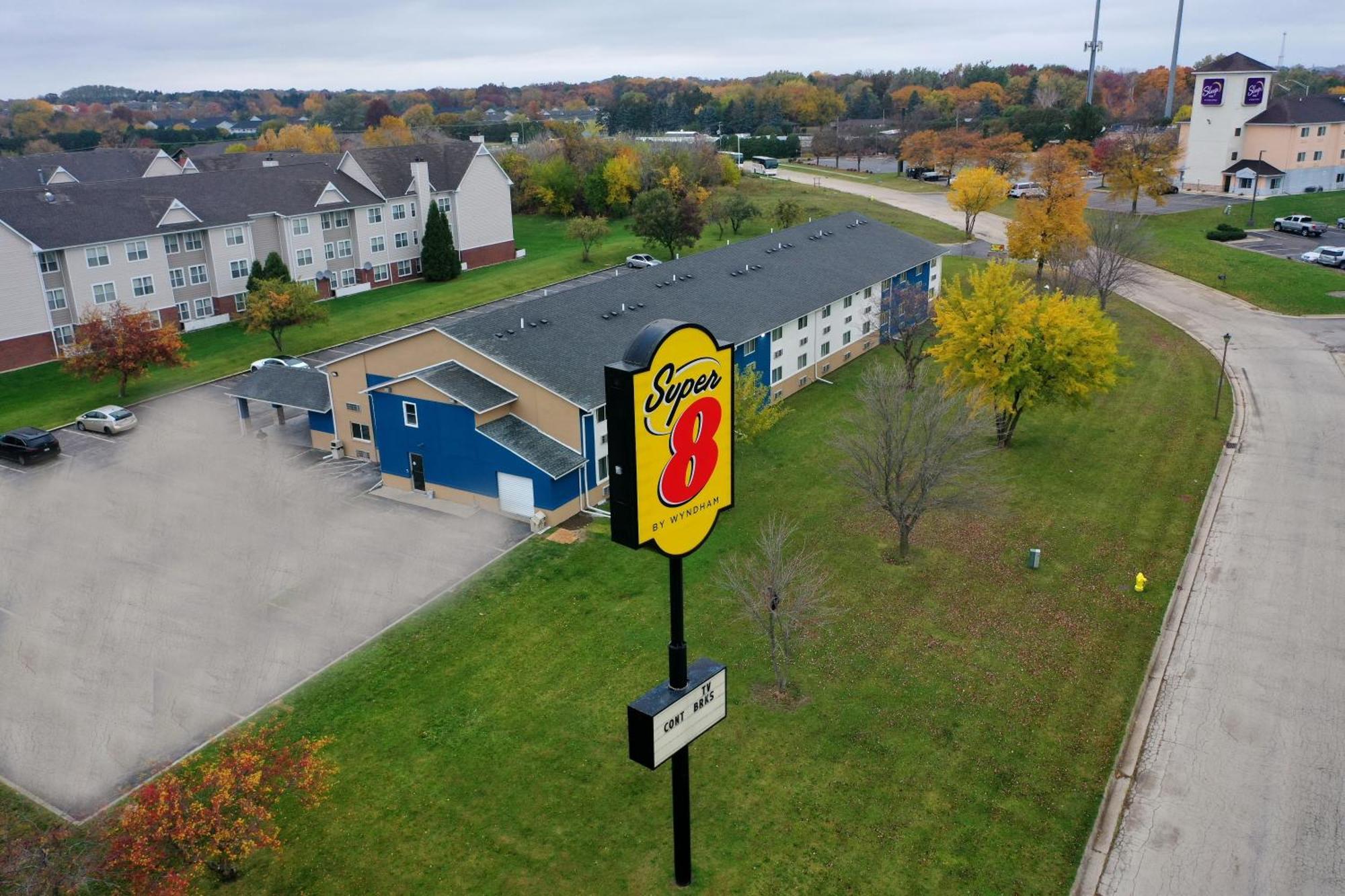 Super 8 By Wyndham Rockford I-90 Casino District Ξενοδοχείο Εξωτερικό φωτογραφία
