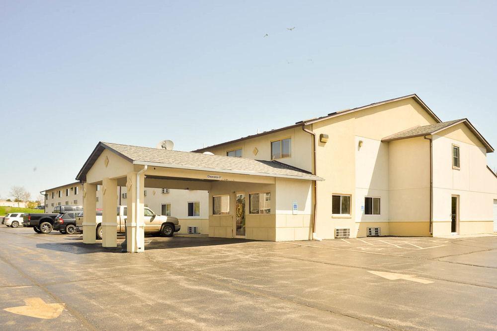 Super 8 By Wyndham Rockford I-90 Casino District Ξενοδοχείο Εξωτερικό φωτογραφία